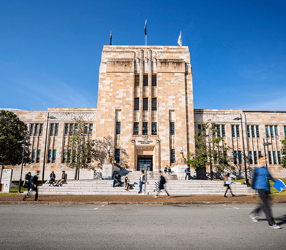 調味オイルで「脂っこさ」再現　健康にやさしいポテトチップス開発
